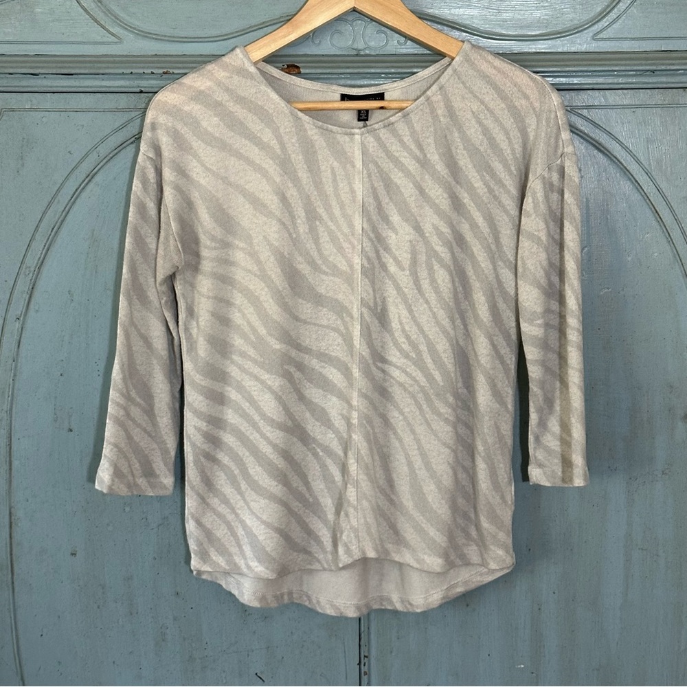 EUC Bobeau animal print sweater size XS